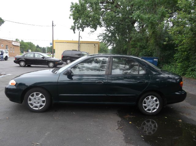 1999 Hyundai Elantra Base