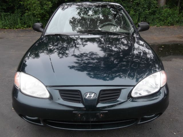1999 Hyundai Elantra Base