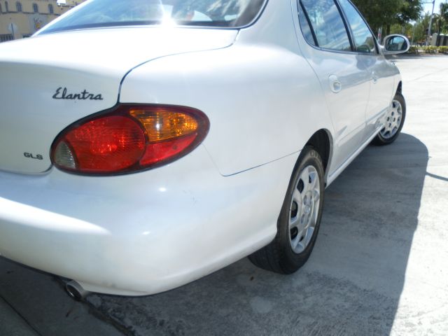 2000 Hyundai Elantra FWD 4dr Sport