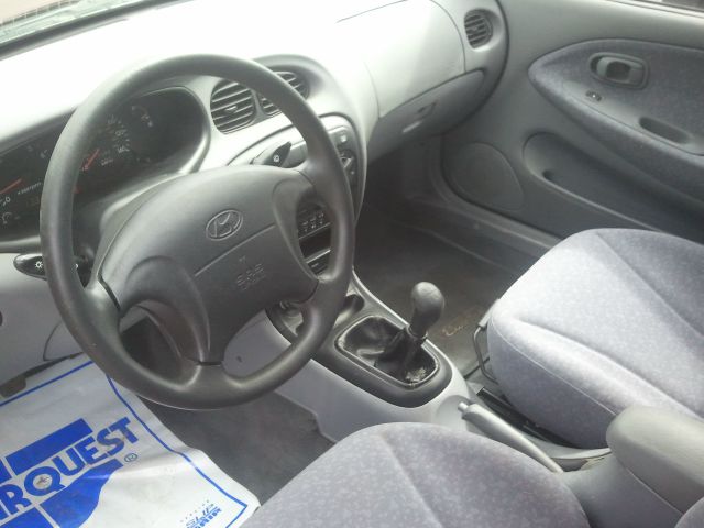 2000 Hyundai Elantra FWD 4dr Sport