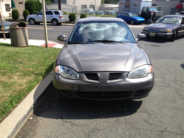2000 Hyundai Elantra FWD 4dr Sport
