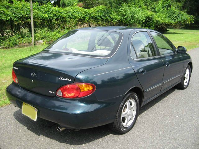 2000 Hyundai Elantra FWD 4dr Sport