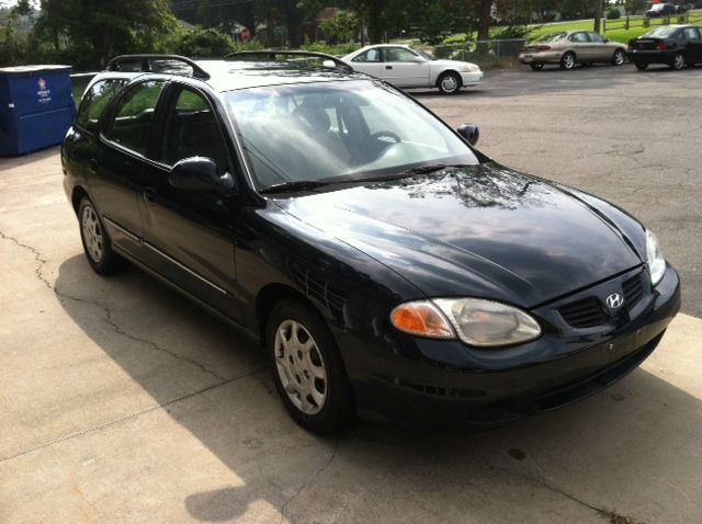 2000 Hyundai Elantra FWD 4dr Sport