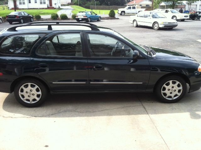 2000 Hyundai Elantra FWD 4dr Sport