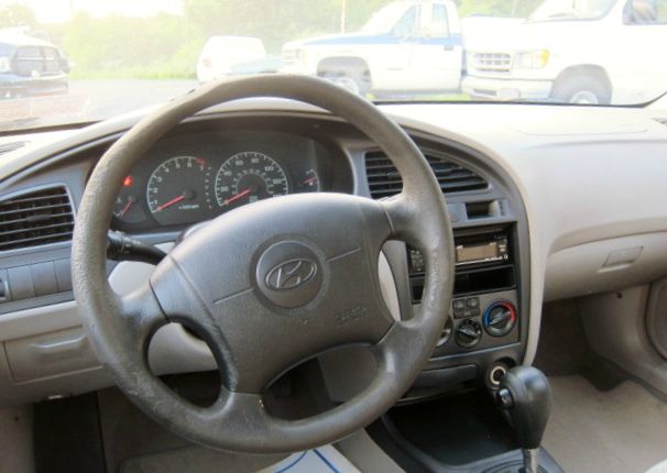 2001 Hyundai Elantra FWD 4dr Sport