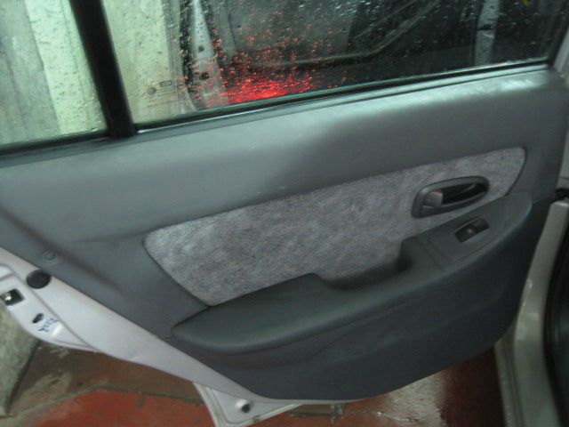 2001 Hyundai Elantra FWD 4dr Sport