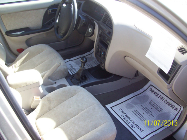 2002 Hyundai Elantra FWD 4dr Sport