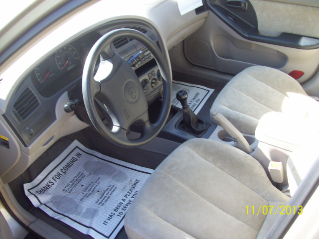 2002 Hyundai Elantra FWD 4dr Sport