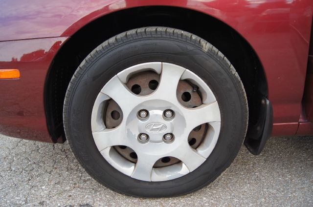 2002 Hyundai Elantra FWD 4dr Sport