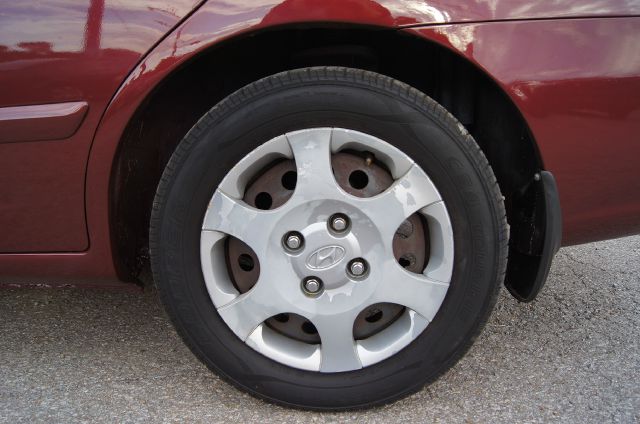 2002 Hyundai Elantra FWD 4dr Sport