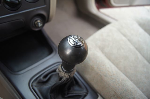 2002 Hyundai Elantra FWD 4dr Sport