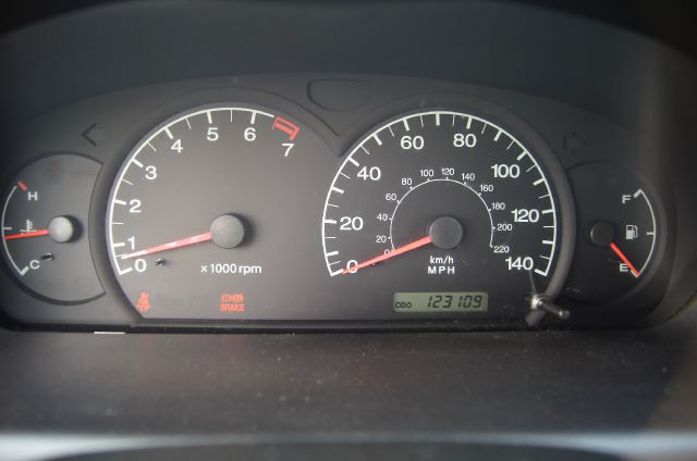 2002 Hyundai Elantra FWD 4dr Sport