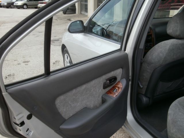 2002 Hyundai Elantra FWD 4dr Sport