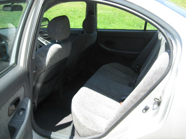 2002 Hyundai Elantra FWD 4dr Sport