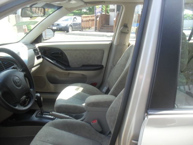 2002 Hyundai Elantra FWD 4dr Sport