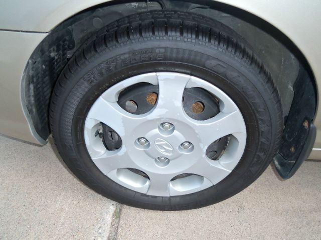 2002 Hyundai Elantra FWD 4dr Sport