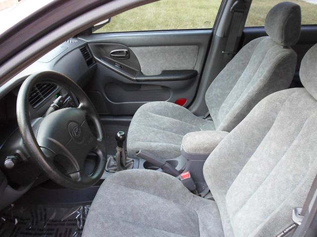 2002 Hyundai Elantra FWD 4dr Sport