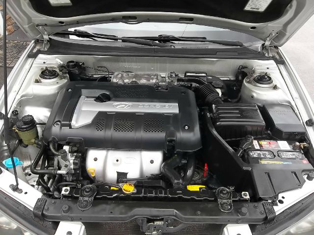 2003 Hyundai Elantra FWD 4dr Sport