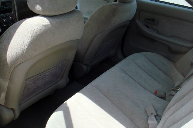 2004 Hyundai Elantra FWD 4dr Sport