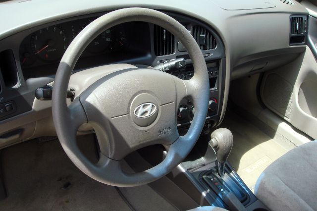 2004 Hyundai Elantra FWD 4dr Sport