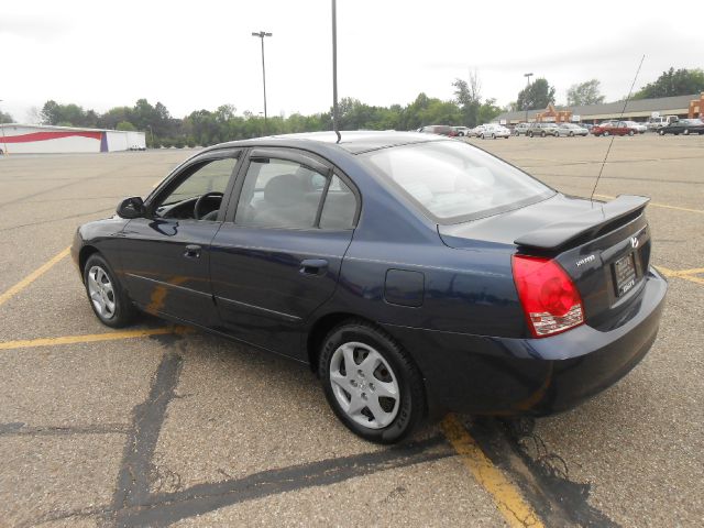 2004 Hyundai Elantra FWD 4dr Sport