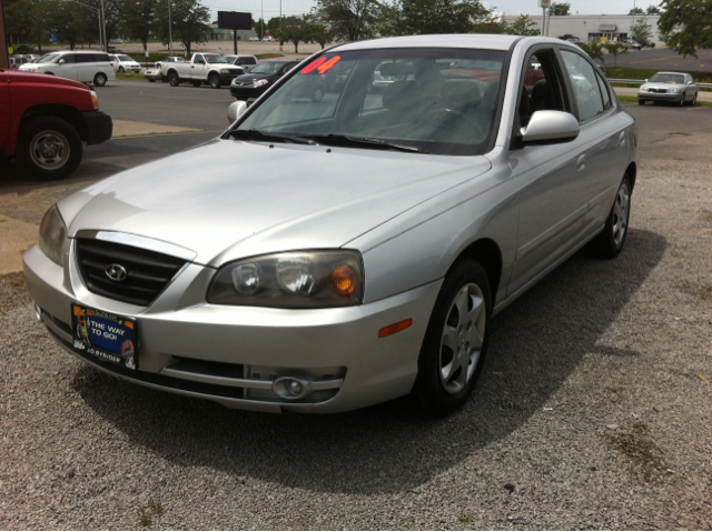 2004 Hyundai Elantra Low Price