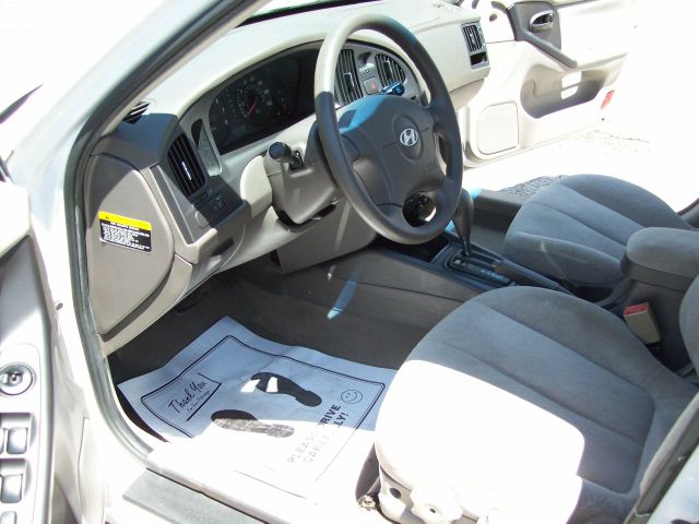 2004 Hyundai Elantra FWD 4dr Sport