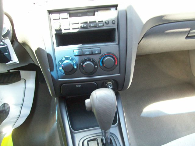 2004 Hyundai Elantra FWD 4dr Sport