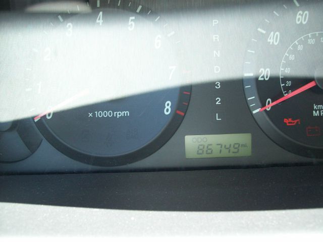 2004 Hyundai Elantra FWD 4dr Sport