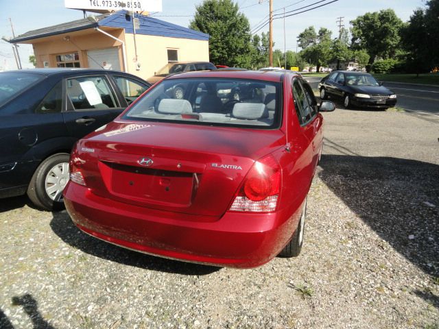 2004 Hyundai Elantra FWD 4dr Sport