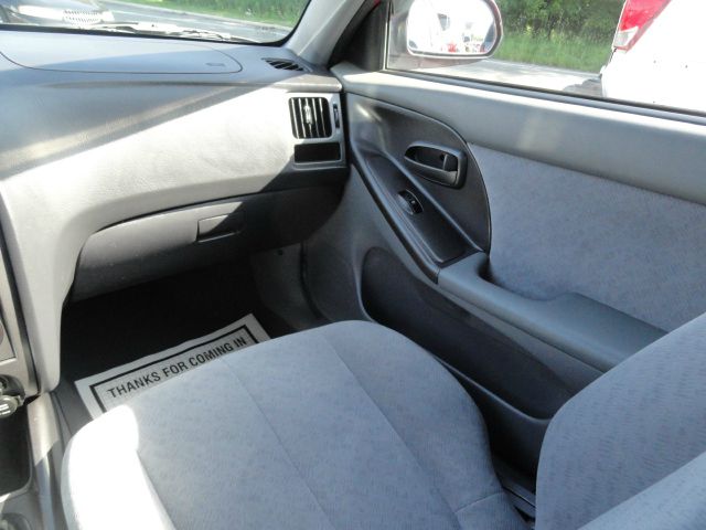 2004 Hyundai Elantra FWD 4dr Sport