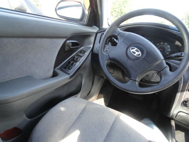 2004 Hyundai Elantra FWD 4dr Sport