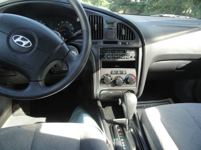 2004 Hyundai Elantra FWD 4dr Sport