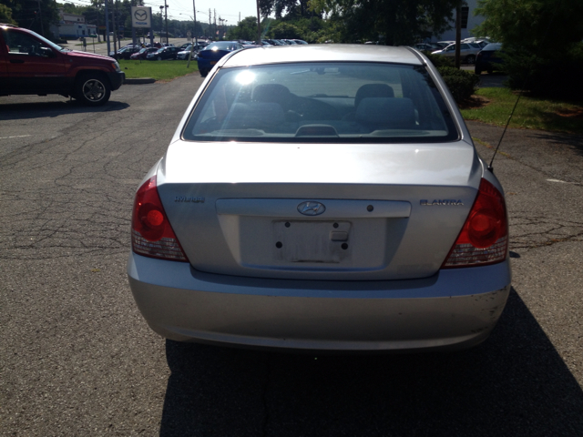 2004 Hyundai Elantra FWD 4dr Sport