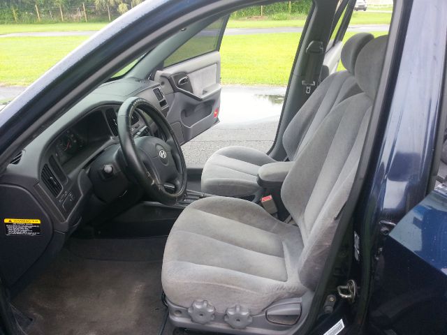 2004 Hyundai Elantra FWD 4dr Sport
