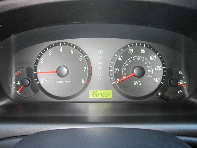 2004 Hyundai Elantra FWD 4dr Sport