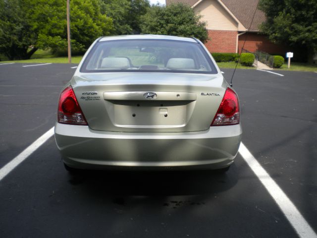 2004 Hyundai Elantra FWD 4dr Sport