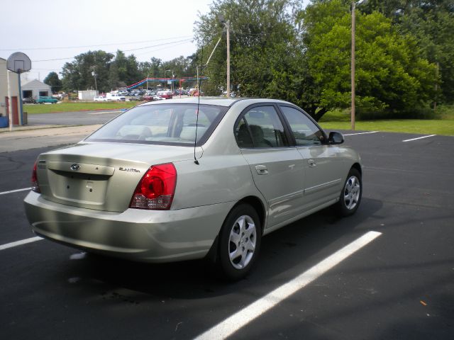 2004 Hyundai Elantra FWD 4dr Sport