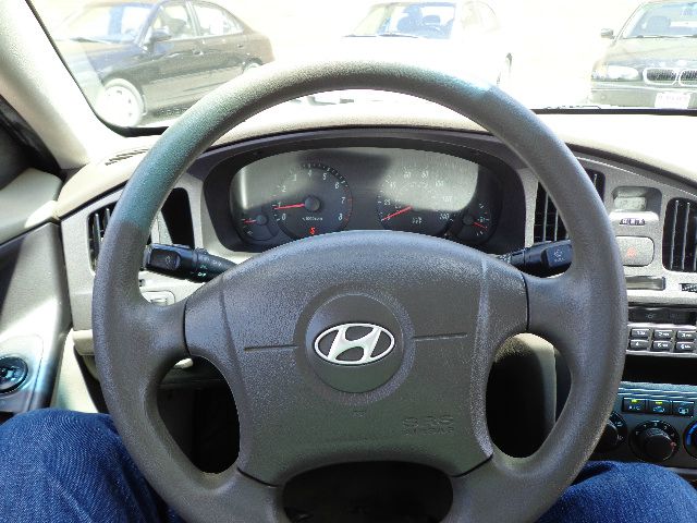2004 Hyundai Elantra FWD 4dr Sport