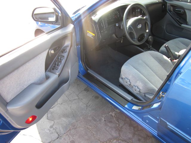 2004 Hyundai Elantra FWD 4dr Sport