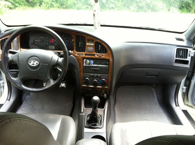 2004 Hyundai Elantra Low Price