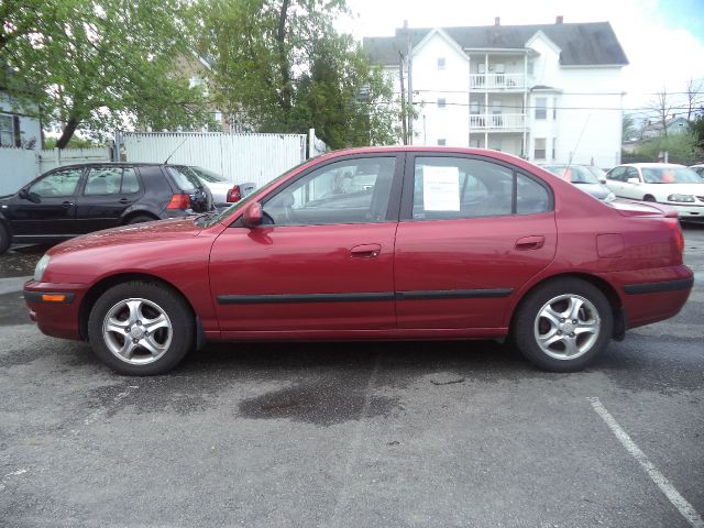 2005 Hyundai Elantra LS Flex Fuel 4x4 This Is One Of Our Best Bargains