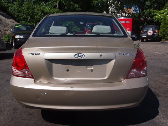 2005 Hyundai Elantra FWD 4dr Sport