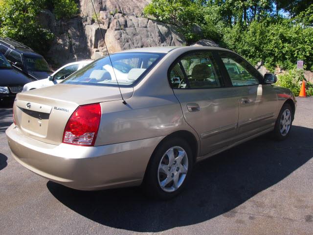 2005 Hyundai Elantra FWD 4dr Sport