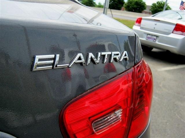 2008 Hyundai Elantra FWD 4dr Sport