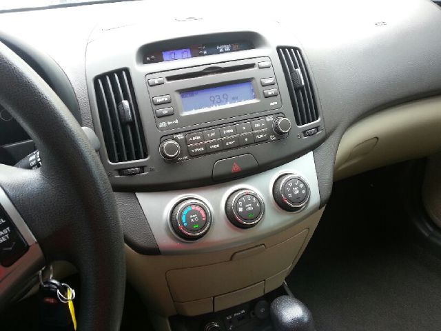 2010 Hyundai Elantra FWD 4dr Sport