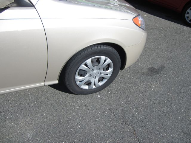 2010 Hyundai Elantra FWD 4dr Sport