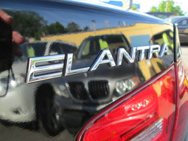 2010 Hyundai Elantra FWD 4dr Sport