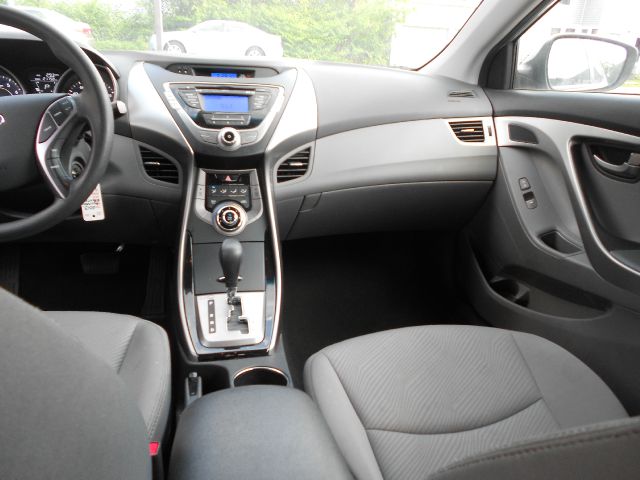 2013 Hyundai Elantra FWD 4dr Sport