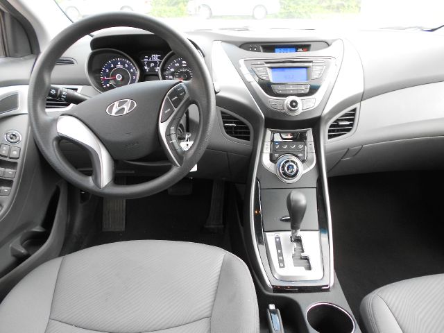 2013 Hyundai Elantra FWD 4dr Sport
